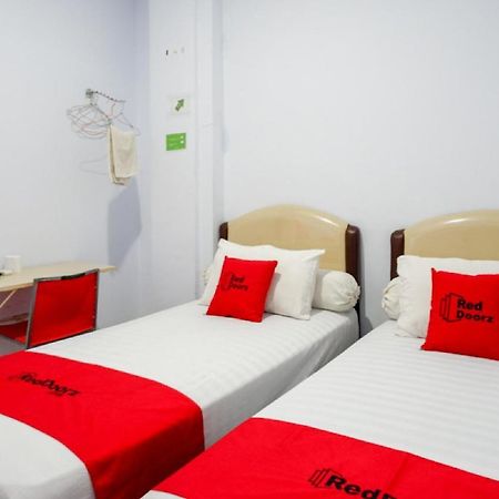 Reddoorz @ Hotel Bravo Pantai Kamali Bau Bau Baubau Extérieur photo