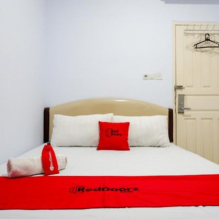 Reddoorz @ Hotel Bravo Pantai Kamali Bau Bau Baubau Extérieur photo