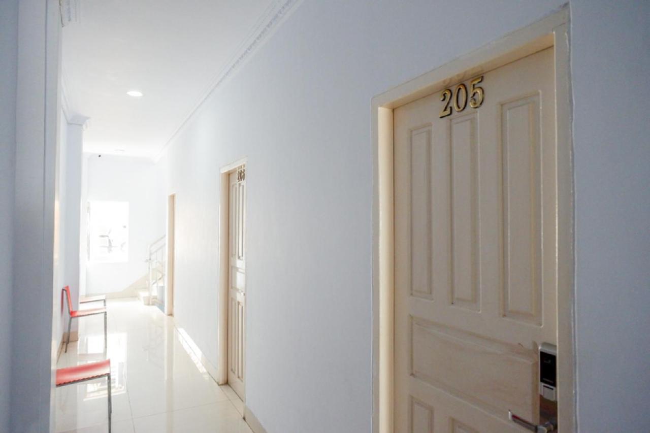 Reddoorz @ Hotel Bravo Pantai Kamali Bau Bau Baubau Extérieur photo