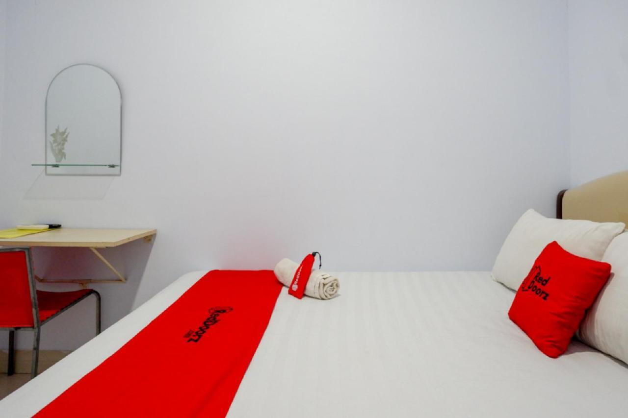 Reddoorz @ Hotel Bravo Pantai Kamali Bau Bau Baubau Extérieur photo