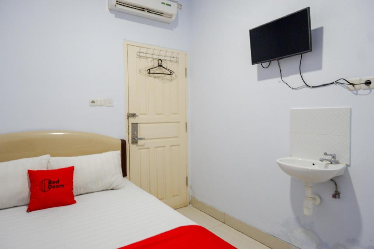 Reddoorz @ Hotel Bravo Pantai Kamali Bau Bau Baubau Extérieur photo
