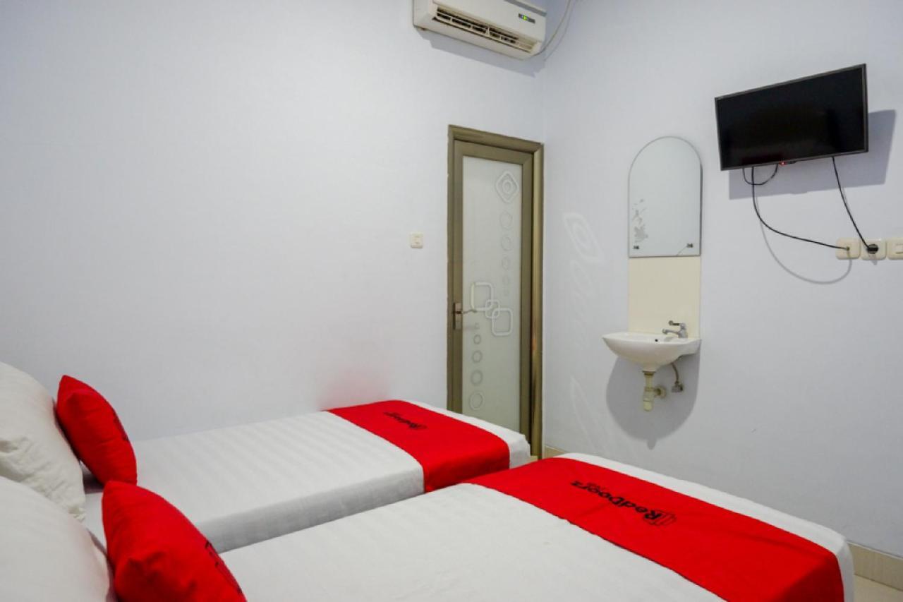 Reddoorz @ Hotel Bravo Pantai Kamali Bau Bau Baubau Extérieur photo