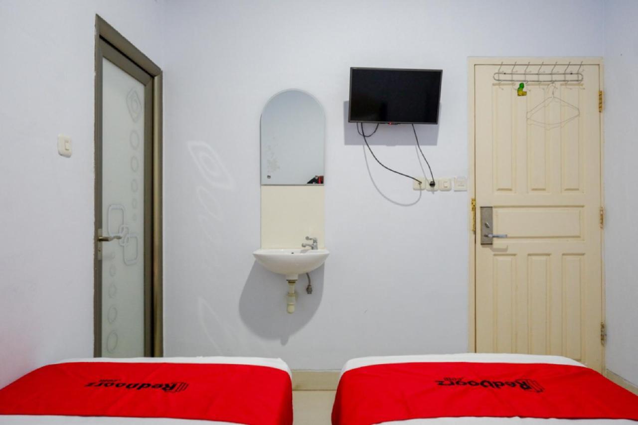Reddoorz @ Hotel Bravo Pantai Kamali Bau Bau Baubau Extérieur photo