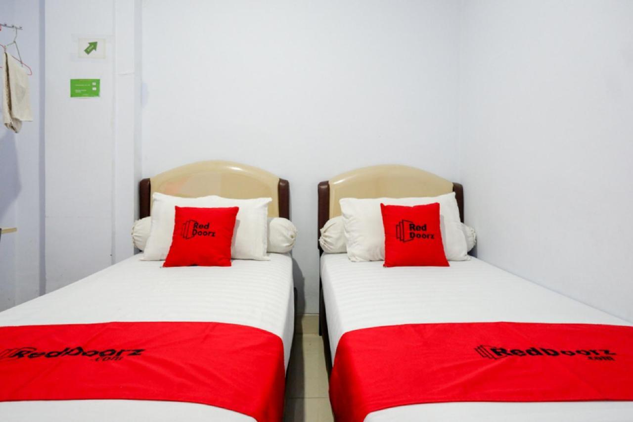 Reddoorz @ Hotel Bravo Pantai Kamali Bau Bau Baubau Extérieur photo