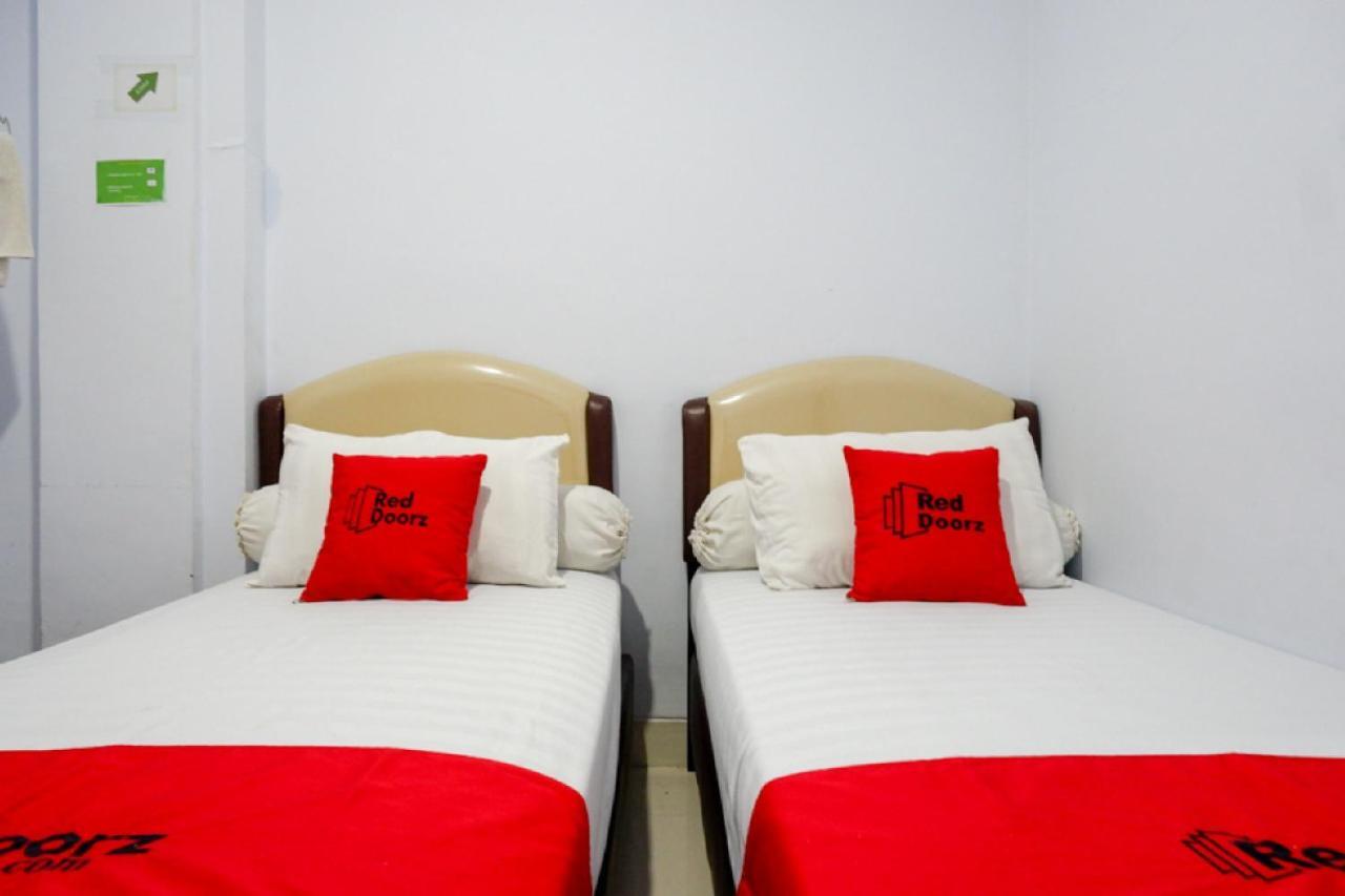 Reddoorz @ Hotel Bravo Pantai Kamali Bau Bau Baubau Extérieur photo